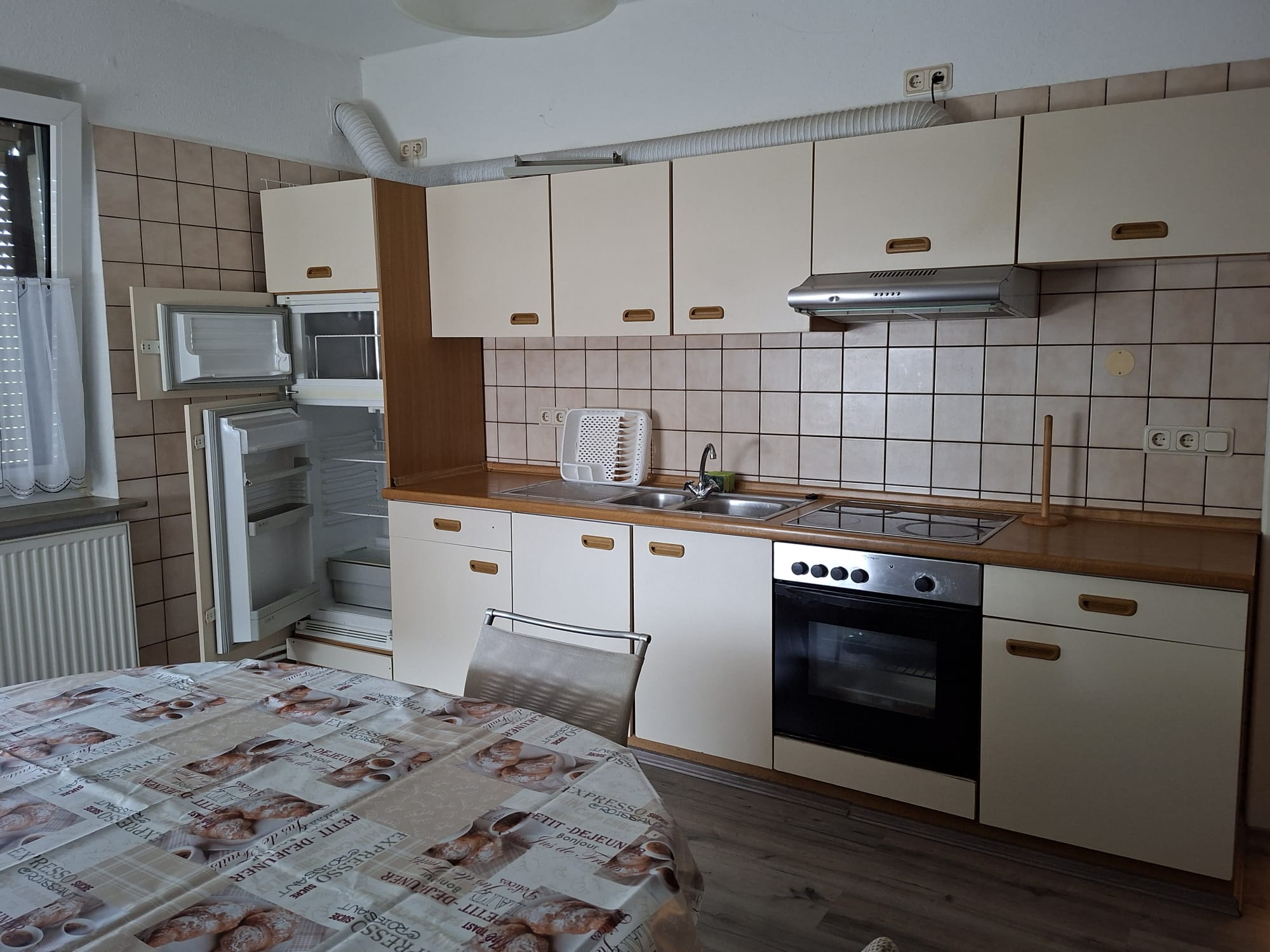 Küche, weitere Ansicht – Wohnung im Erdgeschoss